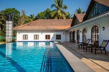 Resort The Postcard Cuelim