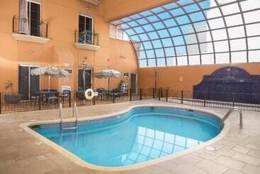 هتل Holiday Inn Express Silao Aeropuerto Bajio, An Ihg