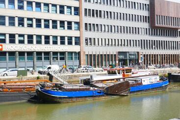 Hotel Boat Apartment Rotterdam Fokkelina