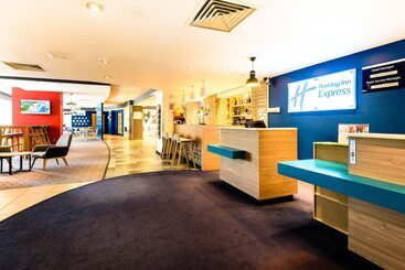 בית מלון כפרי Holiday Inn Express Portsmouth Gunwharf Quays, An Ihg