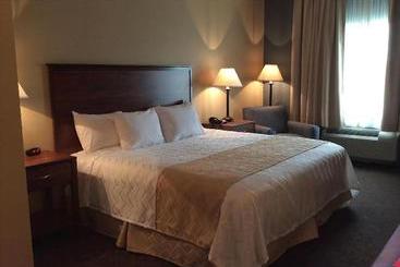 ホテル Cardinal Inn & Event Center