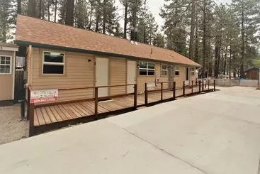 کلبه Big Bear 4 Seasons Three