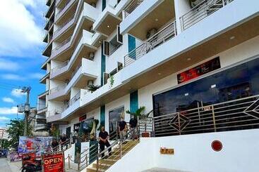 Hotelli Kandi Palace