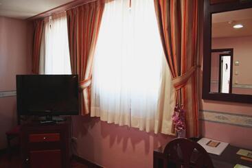 فندق فئة نجمة واحدة Hosteria Sara By Gaiarooms