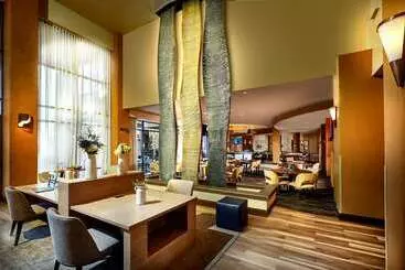 Hotel Embassy Suites By Hilton Phoenix Scottsdale