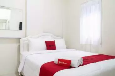 Hotel Reddoorz @ Garden Boulevard Citra Raya Tangerang