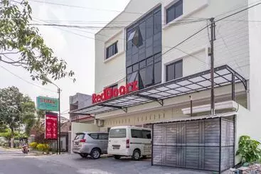 Panzió Reddoorz Syariah Near Stadion Teladan Medan