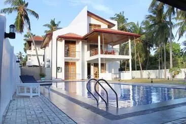 Hotel Bluewater Beach Resort