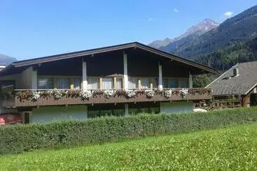 Pensió Gästehaus Eberl   Rita