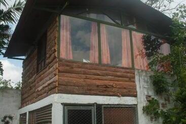 Pensiune La Cigarra Casa De Huéspedes