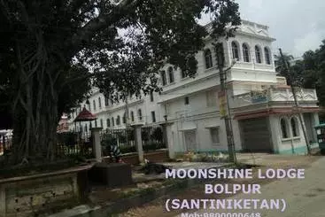 Hotel Moonshine Lodge