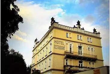 Hotel štekl   Hrubá Skála