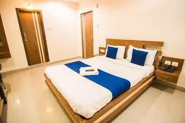 ホテル Cannystay Sree Residency