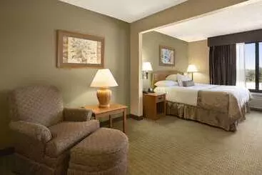 هتل Wingate By Wyndham Little Rock