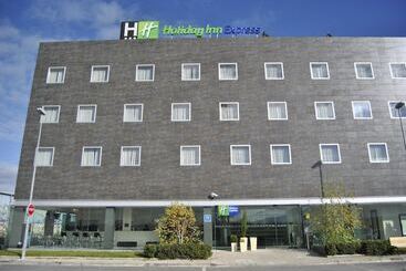 호텔 Holiday Inn Express Pamplona, An Ihg
