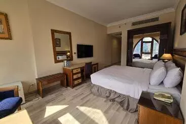 هتل Om Kolthoom