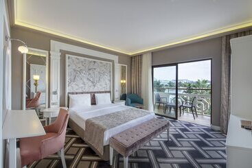 Hotel Utopia Resort & Residence