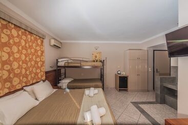 Aparthotel Planos Beach Hotel