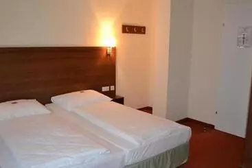 Отель Plaza Inn Salzburg City New Opening