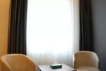 هتل The Sandy Palace