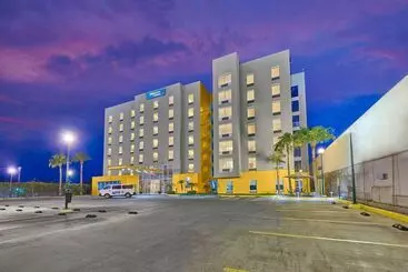 בית מלון כפרי City Express By Marriott Mexicali
