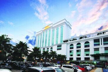 Hotel Berjaya Waterfront