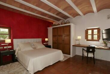 Hotel Rural Can Curreu