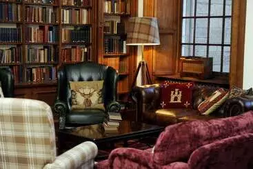 هتل Carberry Tower Mansion House And Estate