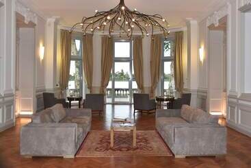 Отель Chateau Grattequina