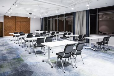 ホテル Courtyard By Marriott Katowice City Center