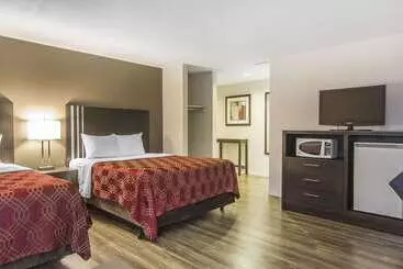 בית מלון כפרי Econo Lodge Inn & Suites