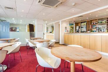 فندق Travelodge Caterham Whyteleafe