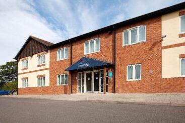 فندق Travelodge Shrewsbury Battlefield
