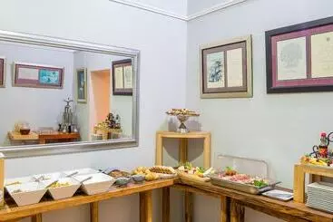 Отель Mimosa Lodge