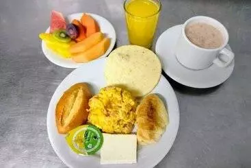 هتل Plaza Versalles