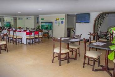 Hotel Plaza Versalles