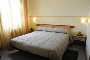 هتل Albergo Degli Amici
