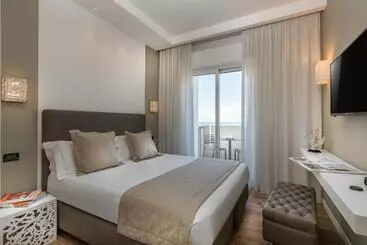 Отель Litoraneo Suite