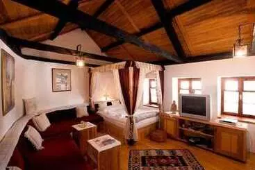 هتل Bosnian National Monument Muslibegovic House