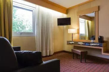 هتل Hôtel Du Béryl, Lons Le Saunier