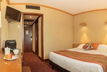 هتل Hôtel Du Béryl, Lons Le Saunier