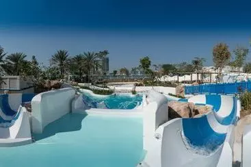 هتل Le Méridien Mina Seyahi Beach Resort & Waterpark