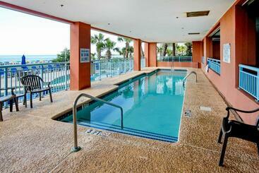 בית מלון כפרי Roxanne Towers 1101