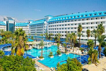 Отель Crystal Admiral Resort Suites & Spa  Ultimate All Inclusive