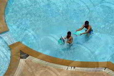 هتل Thumrin Thana