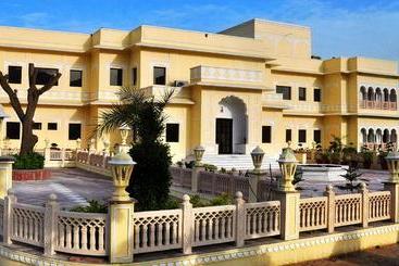 בית מלון כפרי Raj Bagh Palace
