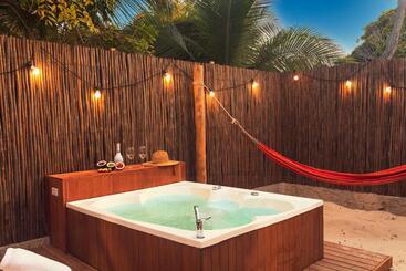 هتل Sunsets Del Rosario