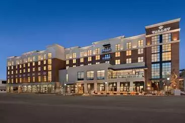 Valley Hotel Homewood Birmingham, Curio Collection By Hilton