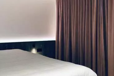 تختخواب و صبحانه Suites Le Porte Bonheur