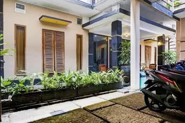 Szálloda Spot On 90146 Sugianto Guesthouse Syariah